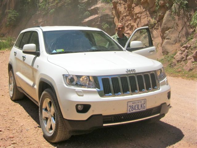 2012_Grand_Cherokee.jpg