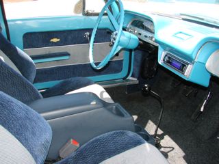 Front interior with bucket seats